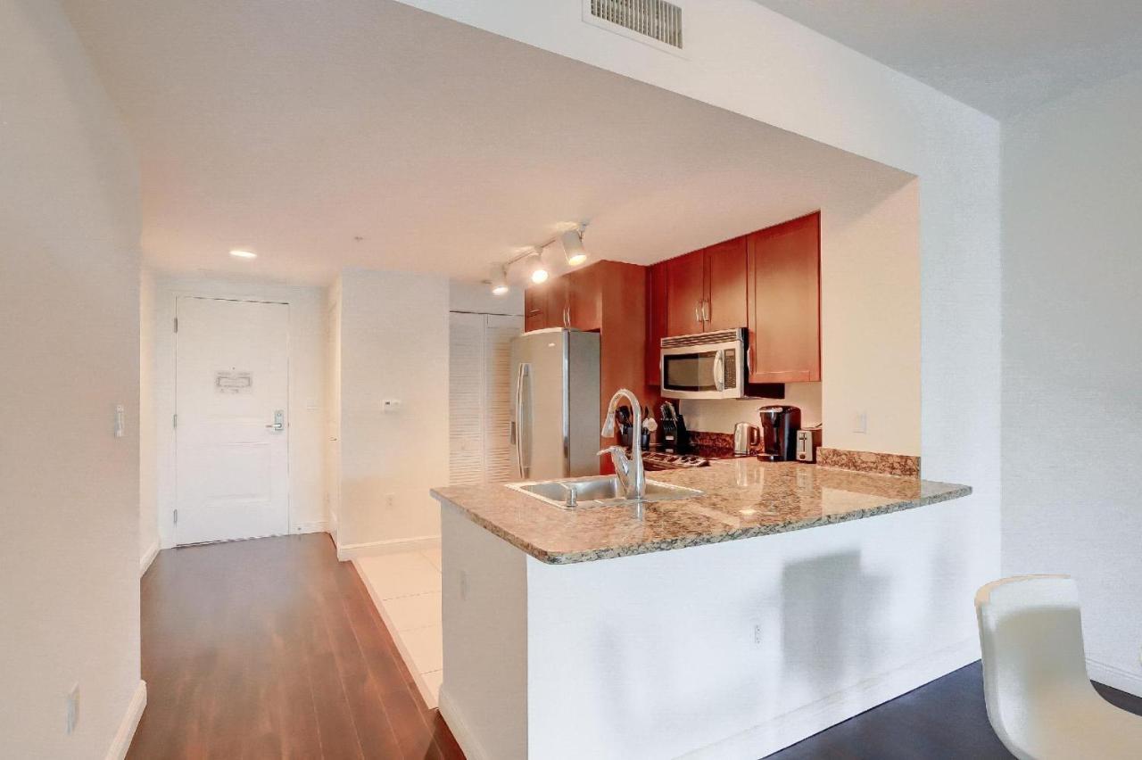 Apartment In Casa Costa Condo!Beach Pass Included 보인톤비치 외부 사진
